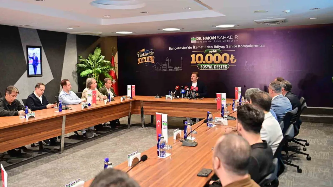 Bahçelievler’de kiracı ailelere öncelikli aylık 10 bin liralık düzenli destek