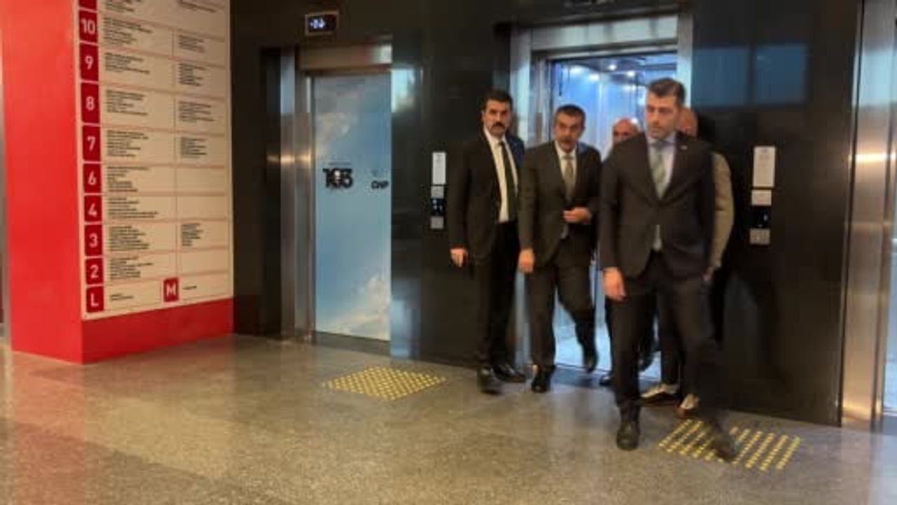 Bakan Tekin'den Kılıçdaroğlu'na kişisel nikah daveti