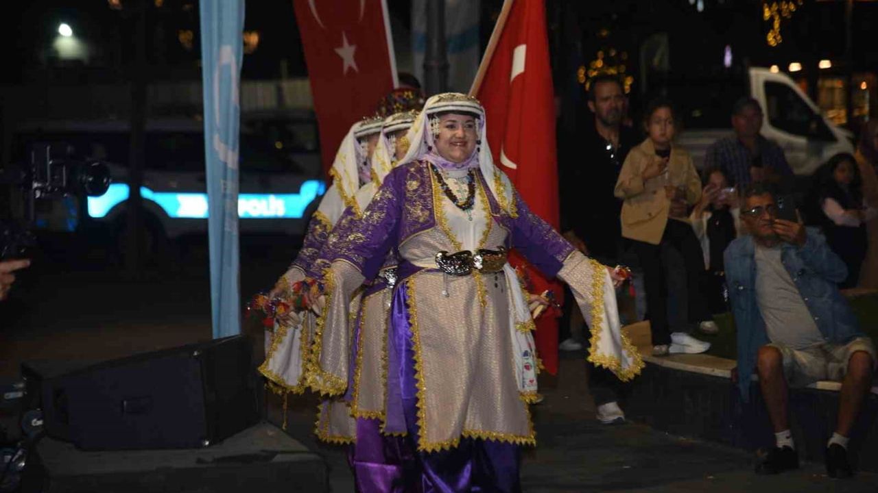 Balıkesir'de 10.10 coşkusu: kültür, konser ve kortejle birlik vurgusu