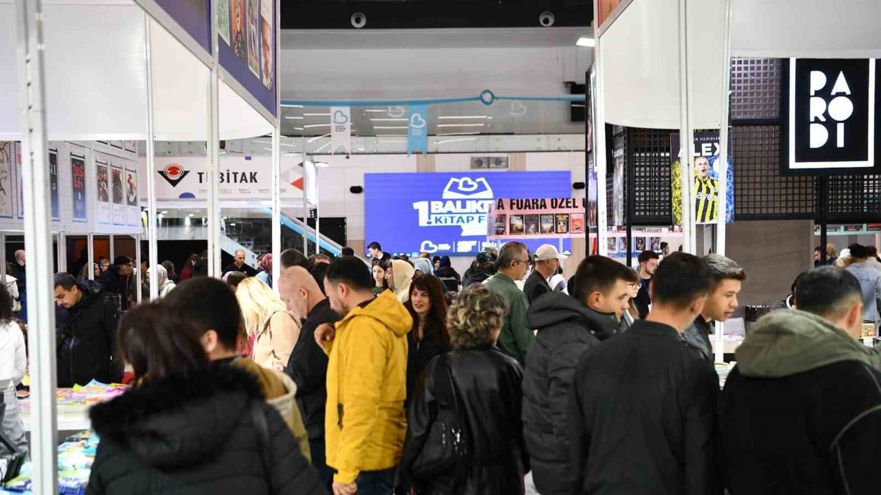 Balıkesir kitap fuarı ikinci yılında Avlu'da ağırlıyor