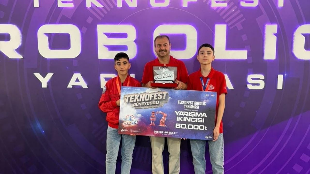 Balıkesirli öğrenciler TEKNOFEST güneydoğu finallerinden dört Türkiye derecesiyle döndü