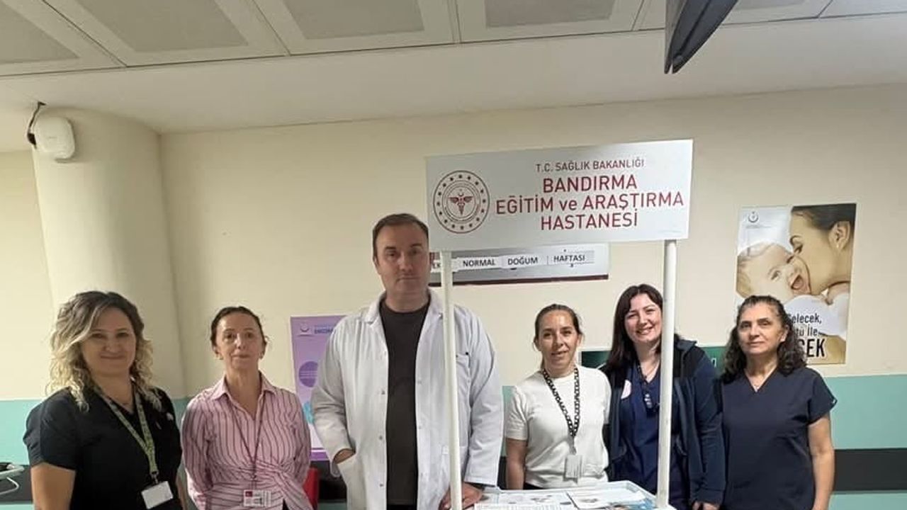 Bandırma'da normal doğum bilinci için hastanede bilgilendirme standı