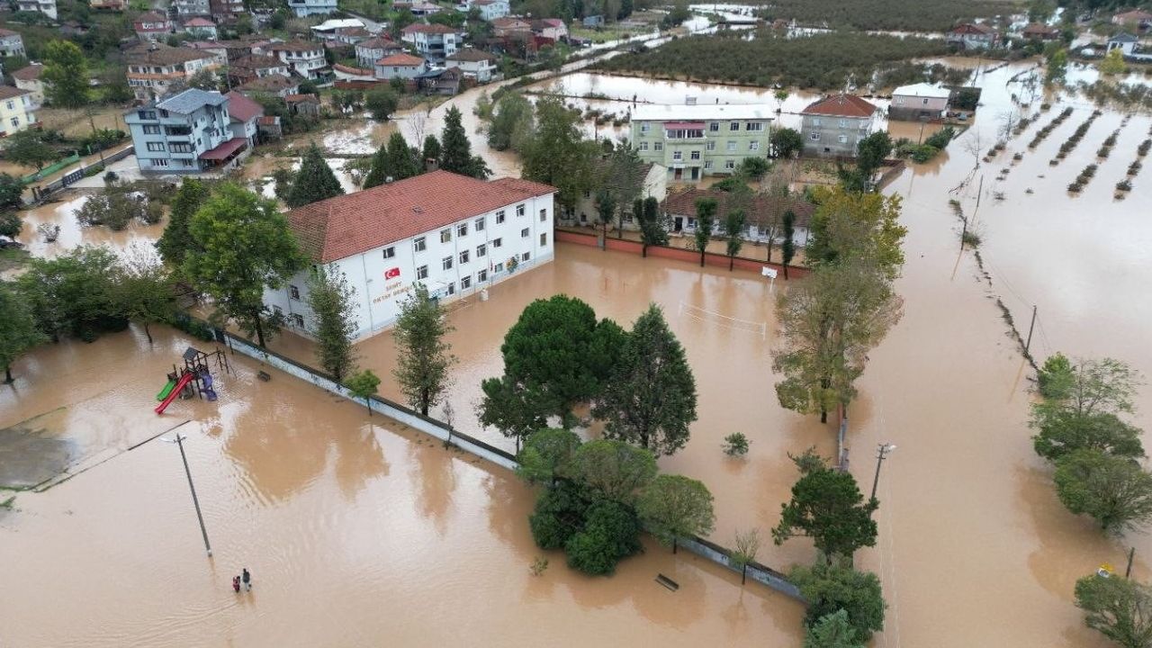baraj taşkını darıçayırı'nı suya gömdü