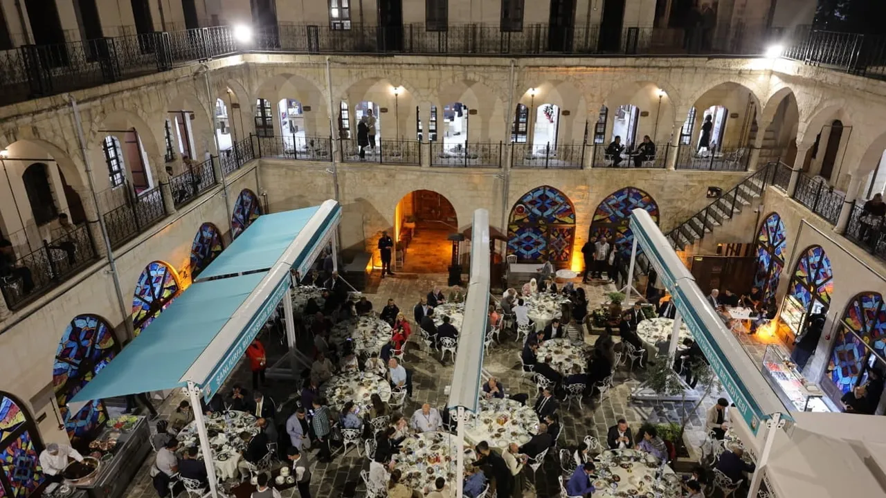 Barutçu Hanı'nda sıra gecesiyle UNESCO müzik şehirleri toplantısı sona erdi