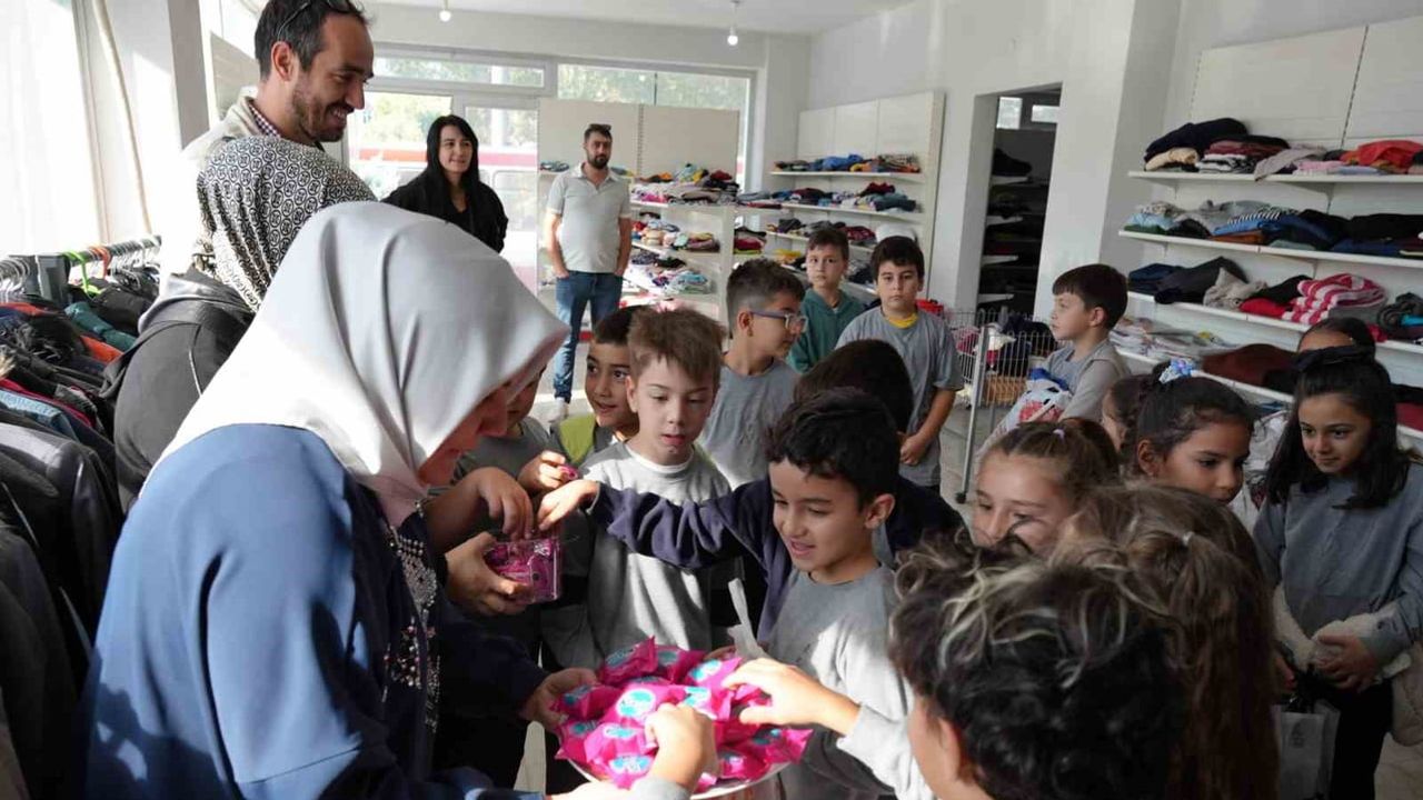 Başiskele'de ilkokul öğrencilerinden paylaşma dersi