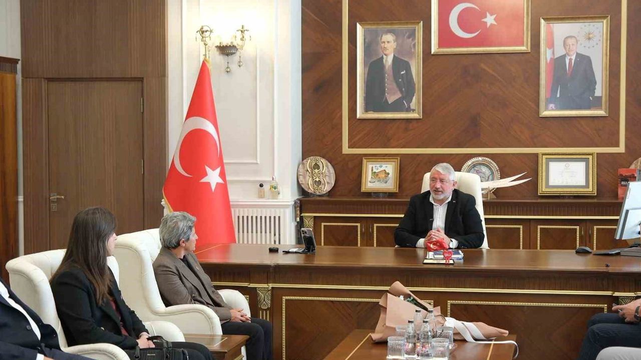 Başkan Aşgın muhtarlarla dayanışma mesajı verdi