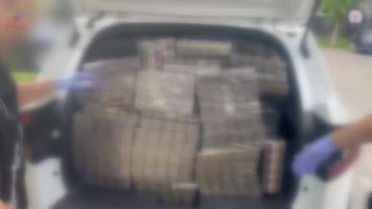 Batman'da durdurulan araçlarda 26 bin 570 paket kaçak sigara ele geçirildi