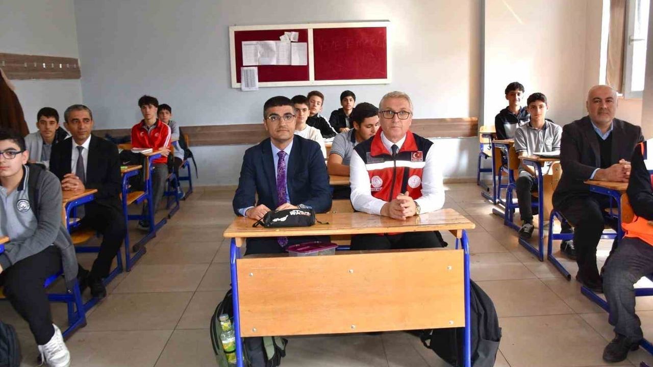 Batman'da okullarda acil tahliye koordinasyonu sınandı