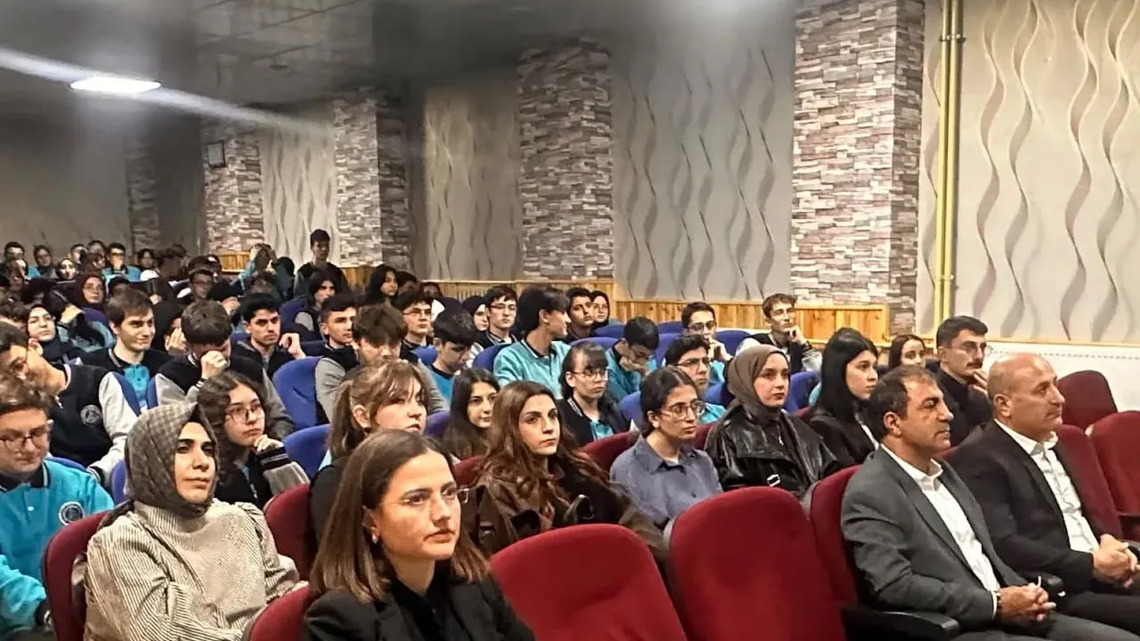 Bayburt Fen Lisesi'nde eTwinning ile Erasmus kapıları aralandı