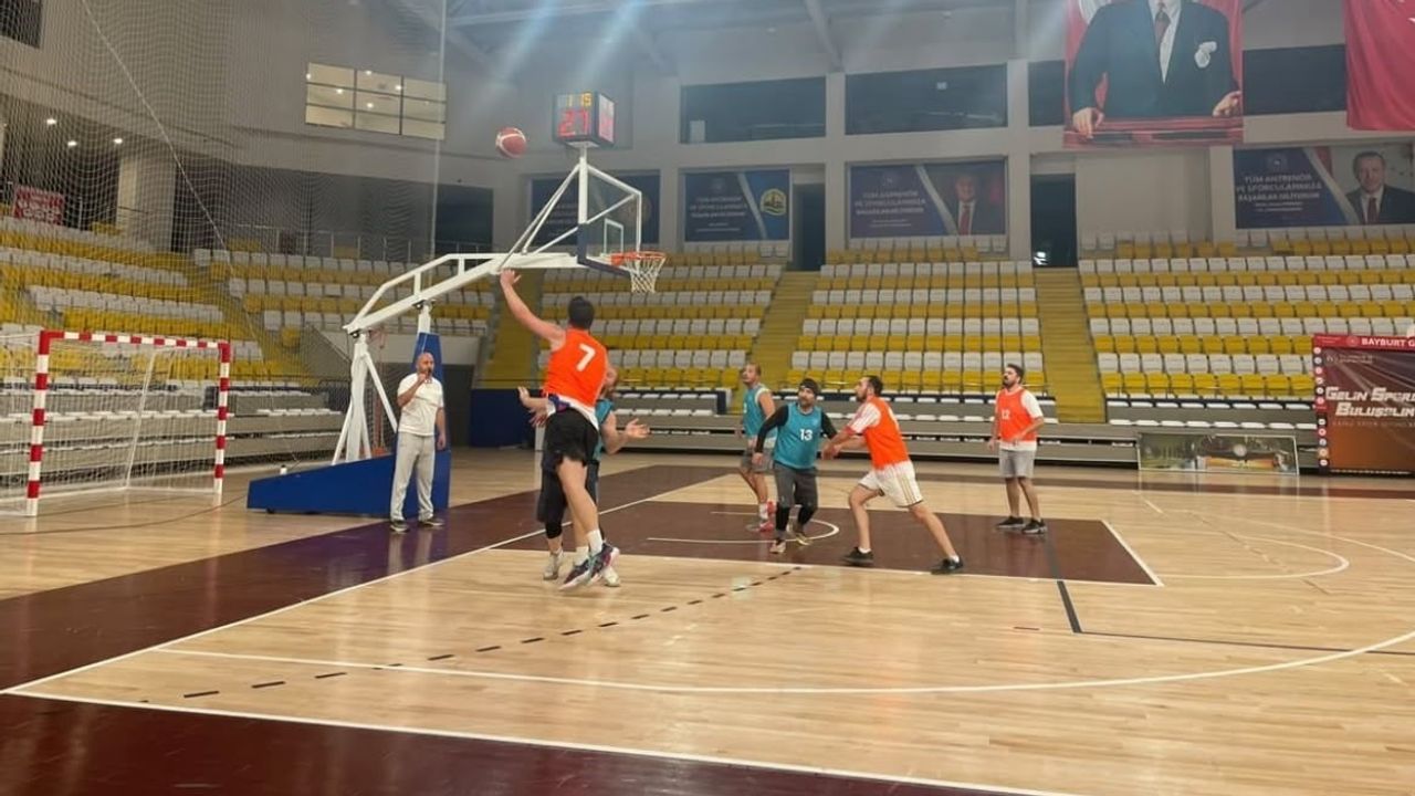Bayburt'ta Gençlik ve Spor İl Müdürlüğü basketbol il birinciliğini kazandı