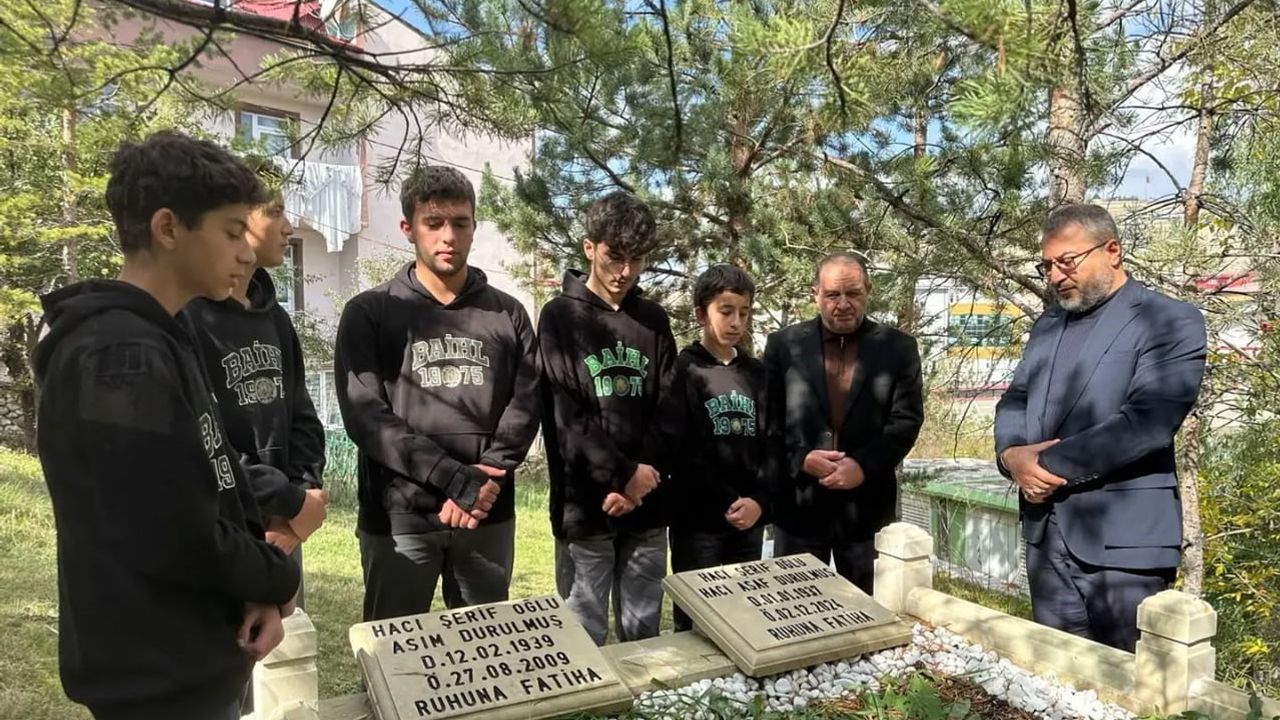 Bayburt'ta hafız öğrencilerinin dualarıyla anılan öncü Hacı Asaf Durulmuş