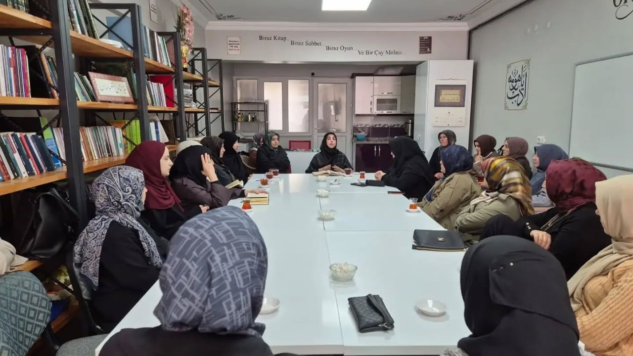 Bayburt'ta kadınlar Kur'an ayetlerini her çarşamba tefsir ediyor