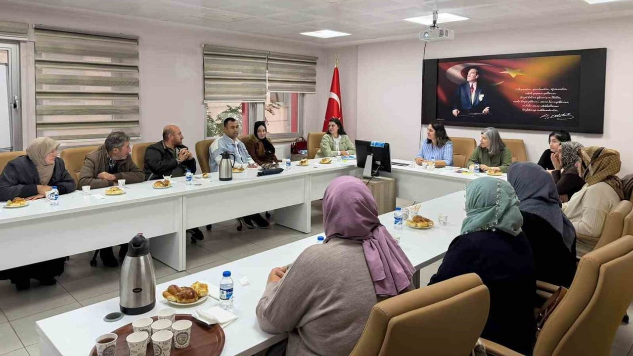 Bayburt'ta koruyucu aile eğitimi: güvenli bağ ve iletişim ön plana çıktı