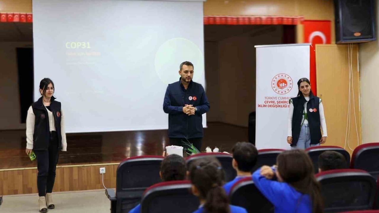 Bayburt'ta öğrenciler '0'dan COP31'e' eğitimleriyle iklim eylemine hazırlanıyor