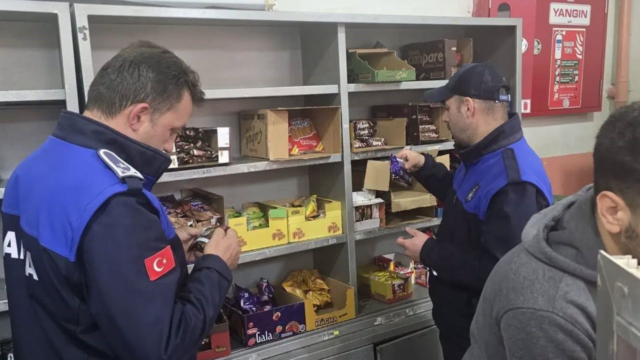Bayburt'ta okul kantinleri zabıta denetiminden geçti