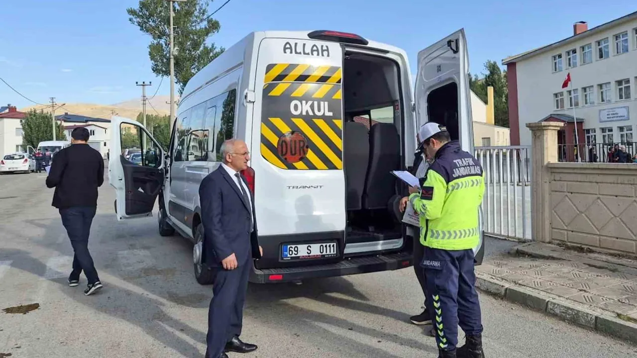 Bayburt'ta okul servislerinde güvenlik denetimi artırıldı
