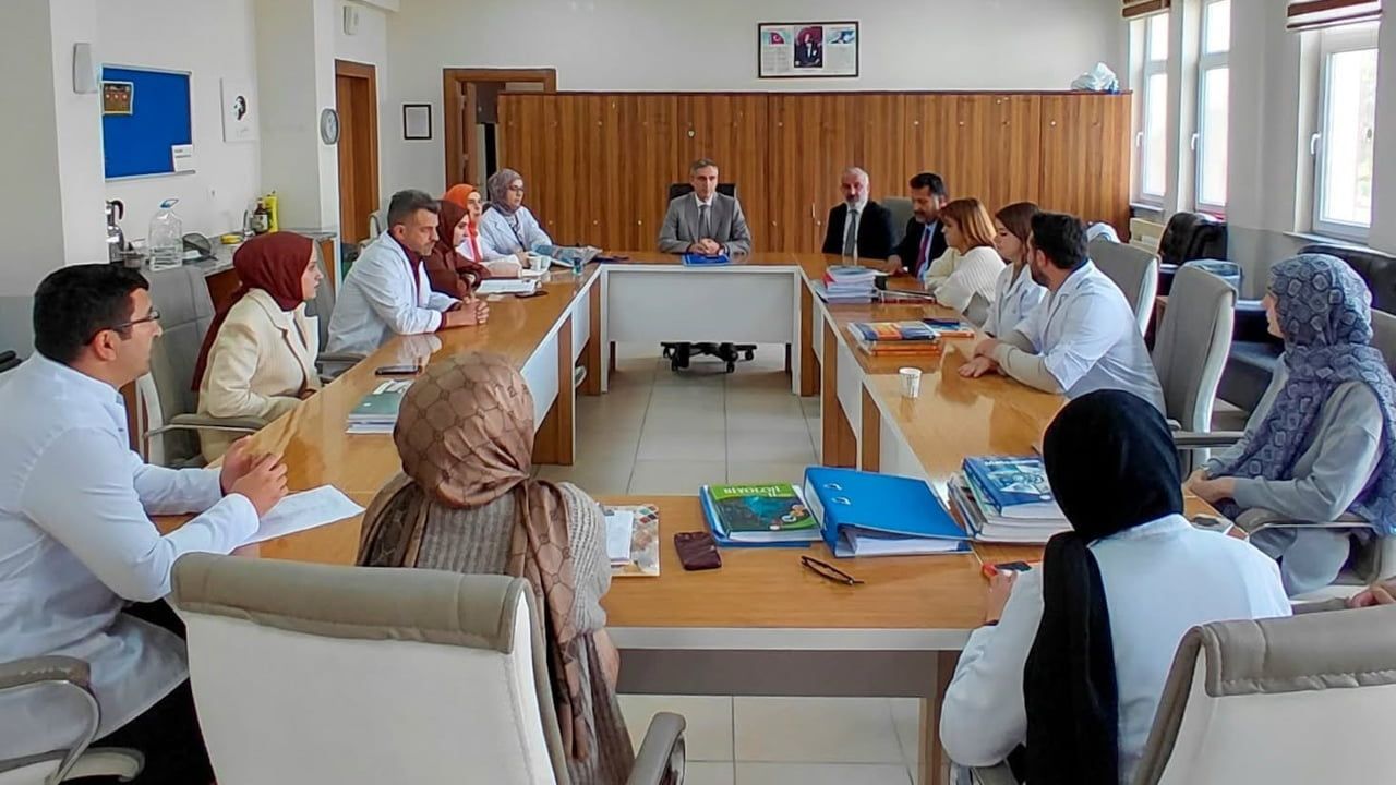 Bayburt'ta okullarda eğitim süreçleri ve mesleki eğitime odaklı değerlendirme