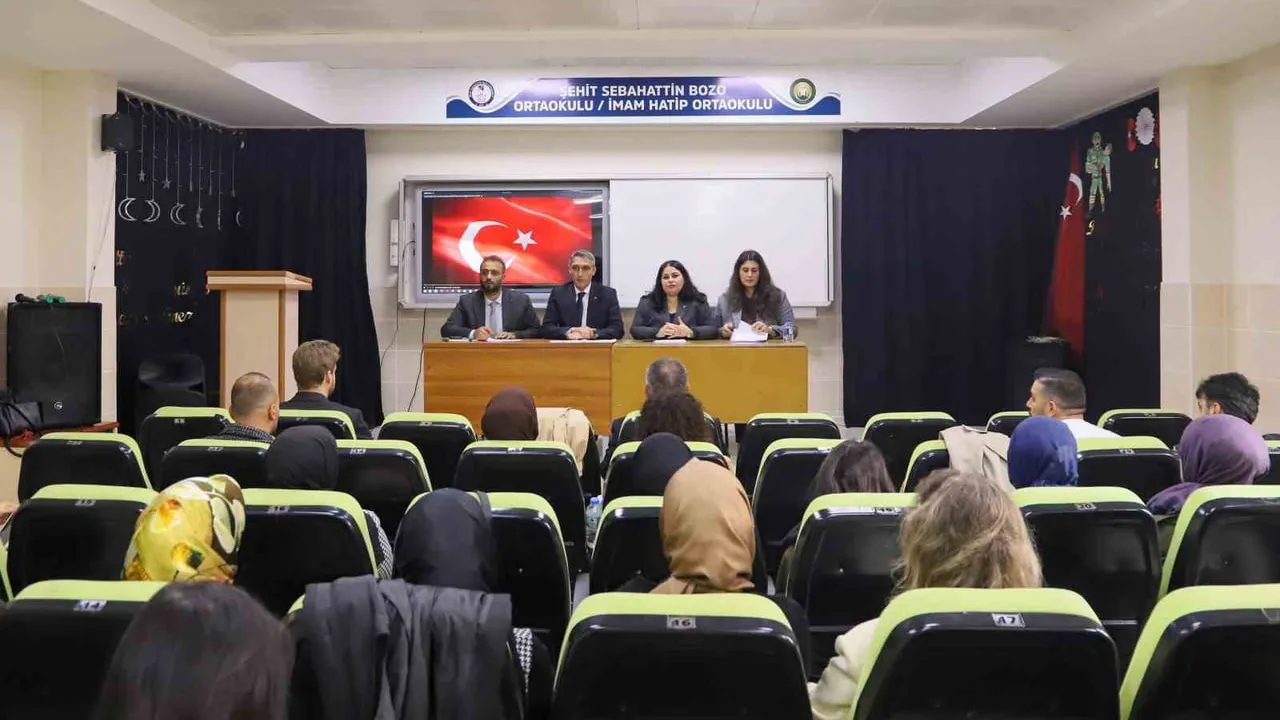 Bayburt'ta rehber öğretmenler yeni eğitim yılı için yol haritası belirledi