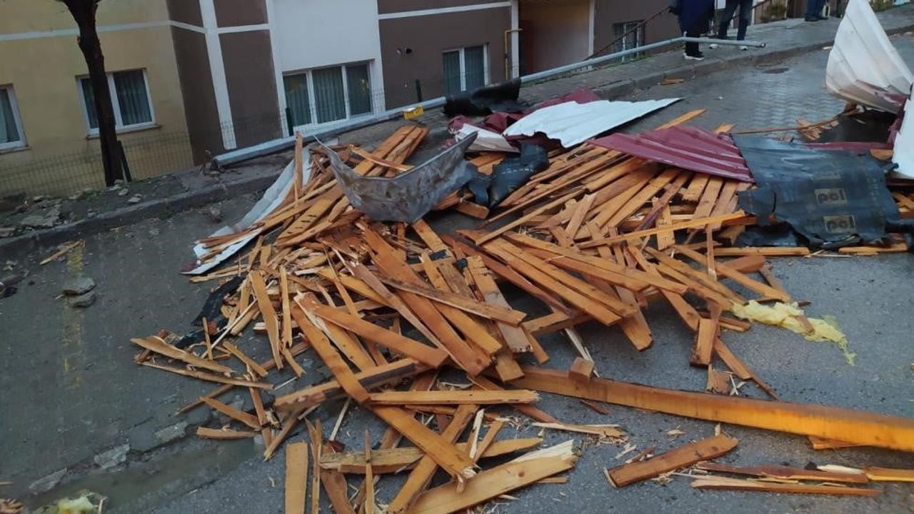 Bayburt’te cumartesi rüzgarı: çatı uçması ve ulaşımda aksamaya karşı uyarı
