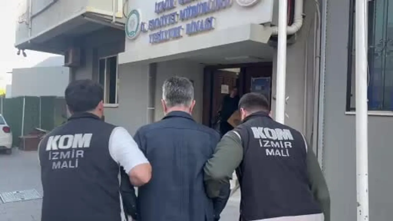 Bayraklı'da belediye kaynakları soruşturuluyor: eski başkan Serdar Sandal ve 45 kişi gözaltında