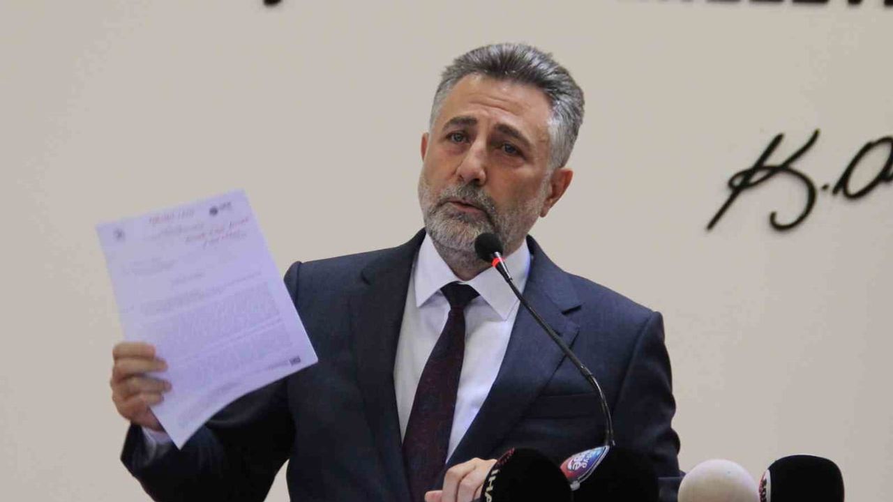 Bayraklı'da yolsuzluk soruşturması: önceki başkan Serdar Sandal ile 45 kişi gözaltında