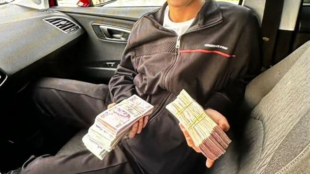 Bayrampaşa'da caddede duran araca pusu: 7 kilo altın ve yüklü para çalındı