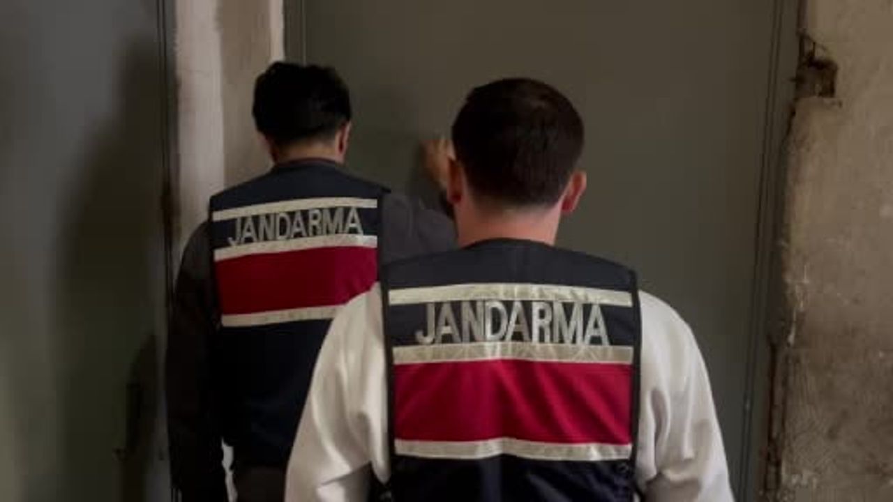 Bayrampaşa'da organize sahte parfüm üretimine son verildi
