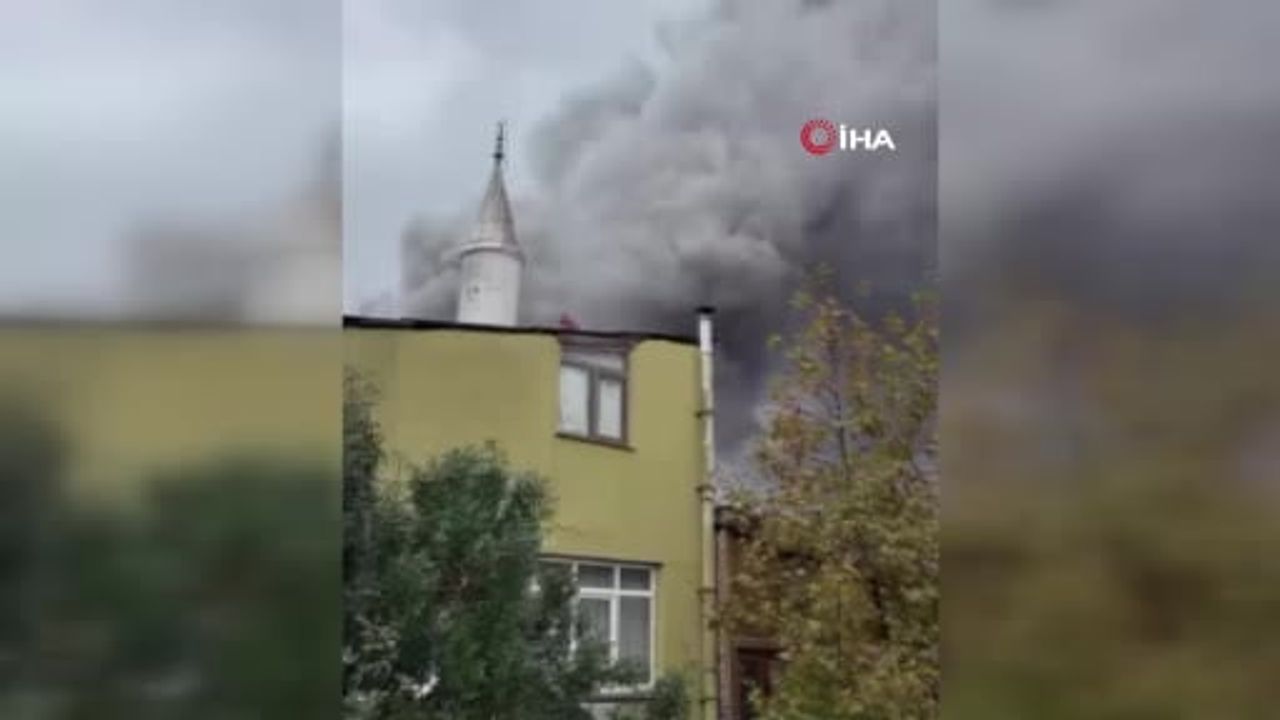 Bayrampaşa Muratpaşa Baltaş sanayi sitesinde yangın, müdahale devam ediyor