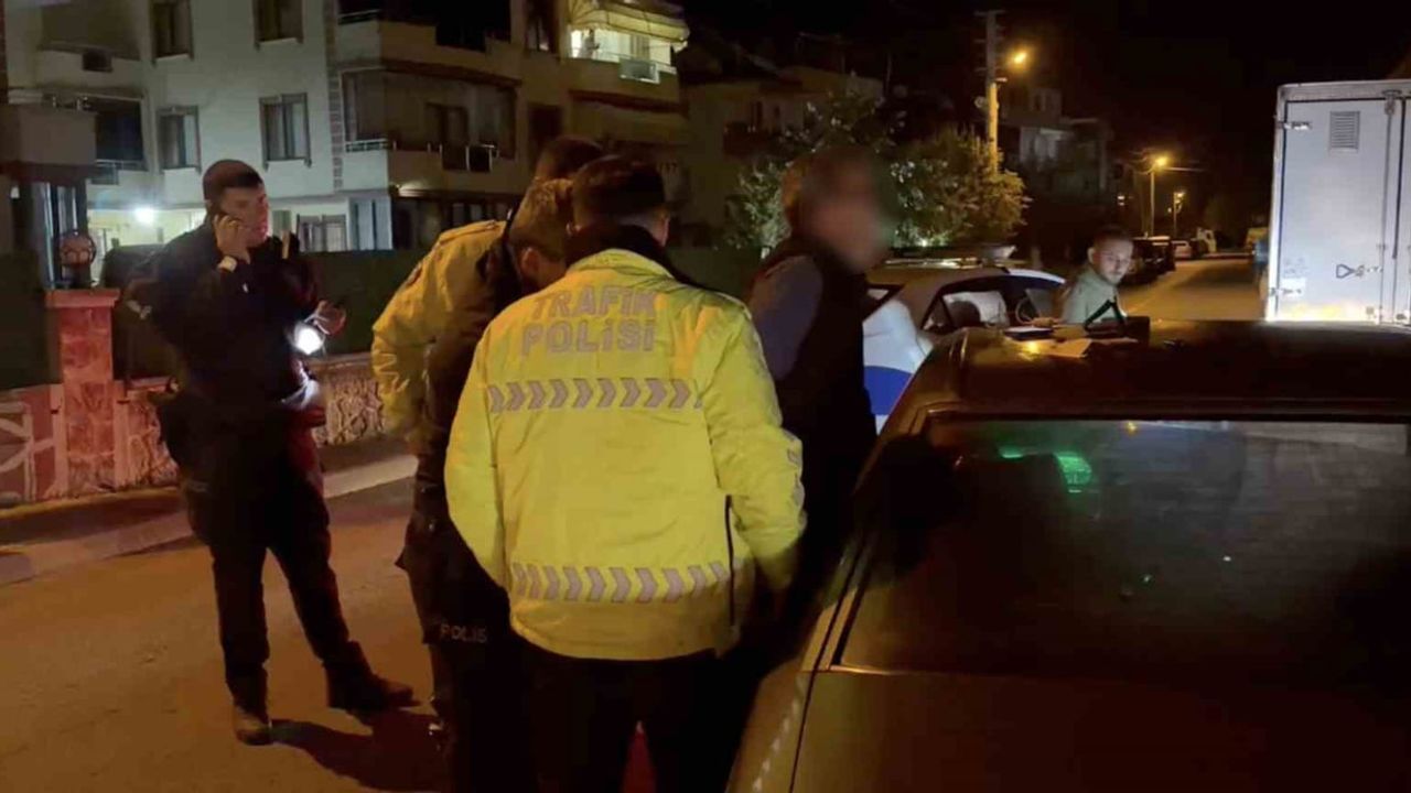 Beş kilometrelik kaçış çöp konteynerinde bitti: sürücü 'ben terörist miyim' diye tepki gösterdi