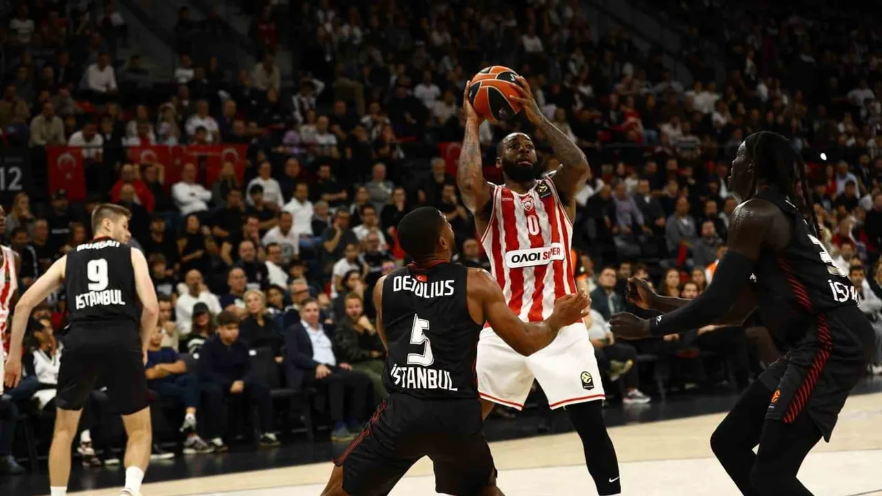 Beşiktaş evinde Olympiakos'a 81-73 mağlup oldu