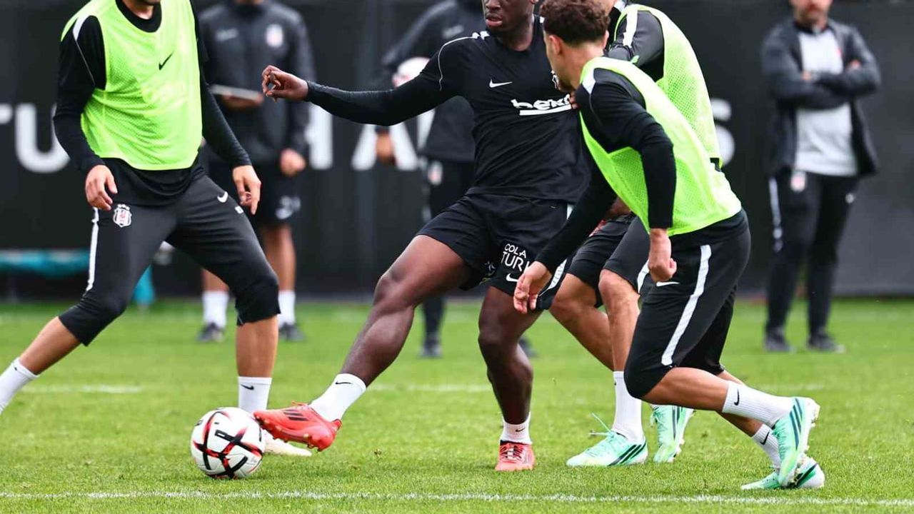 Beşiktaş, Hoffenheim deplasmanı öncesi taktik ve kondisyon ağırlıklı çalışma yaptı