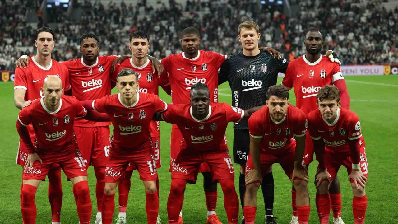 Beşiktaş ile Başakşehir ilk yarıda gol sesi çıkarmadı