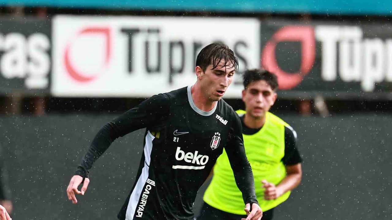 Beşiktaş Italiano yönetiminde kondisyon ve taktikle Kocaelispor sınavına hazırlanıyor