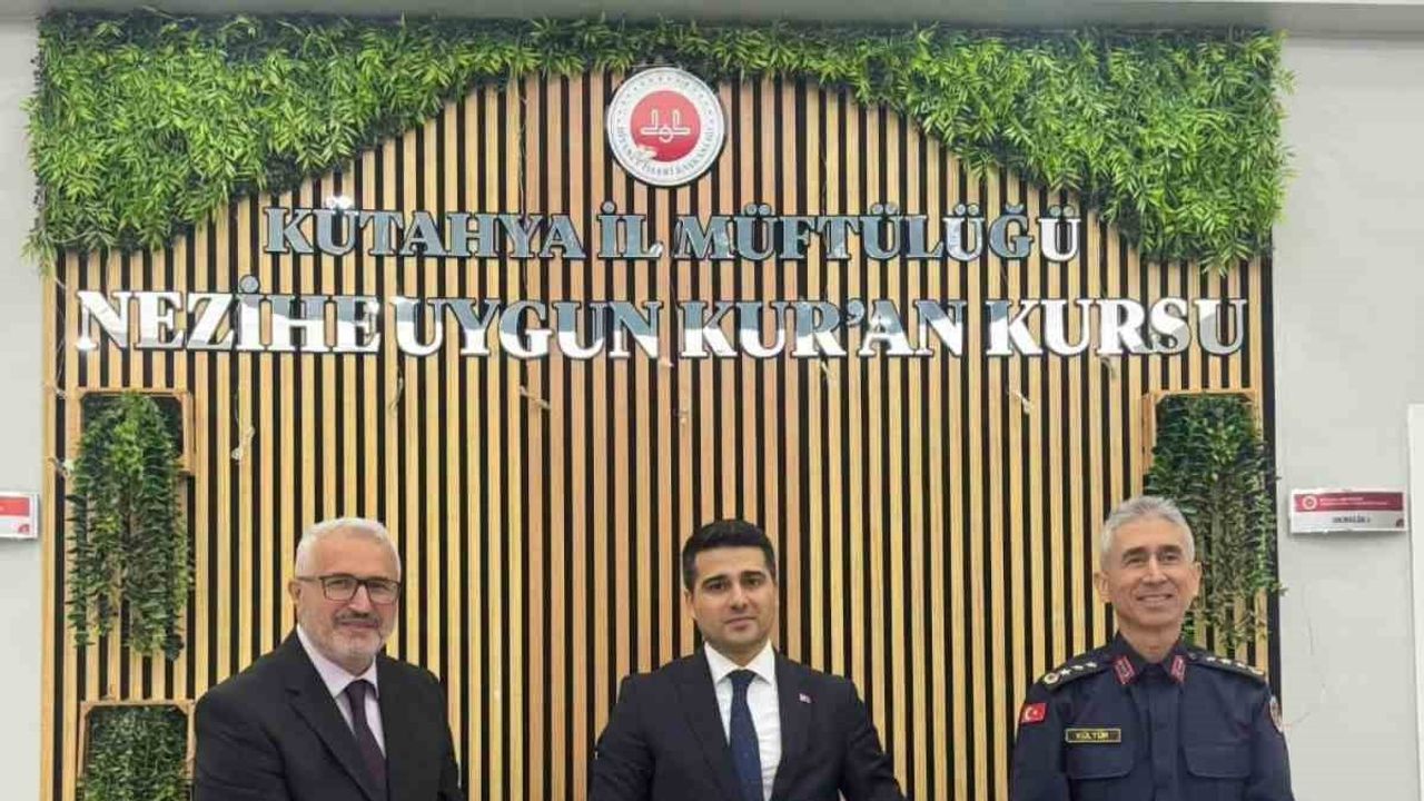 Besmeleyle ilk adım: Kütahya’da minik öğrencilerin tören coşkusu