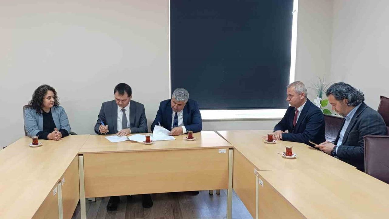 BEÜ ile Güroymak arasında eğitim iş birliği protokolü