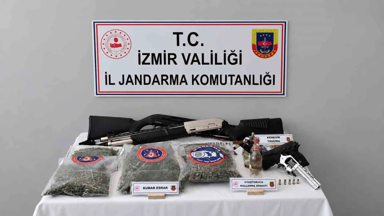 Beydağ’da koordineli operasyon: jandarma çok sayıda silah ve uyuşturucu ele geçirdi