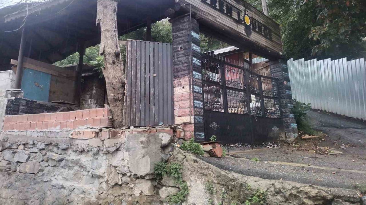 Beykoz'da riskli alan kararı sonrası boş kalan dükkan esnafı çözüm bekliyor