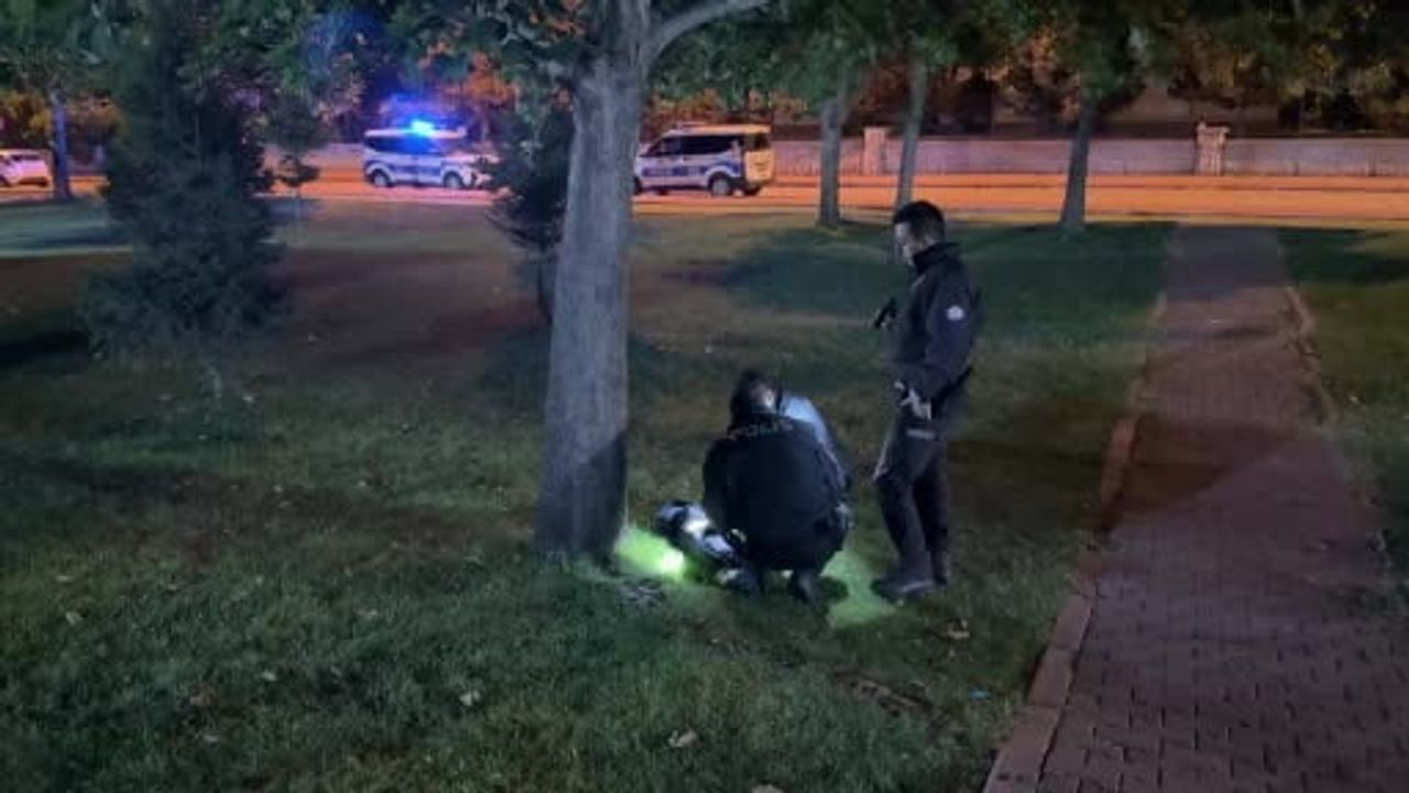 Bıçaklı kavga ihbarında kaçış sahnesi: geride eşyalar kaldı