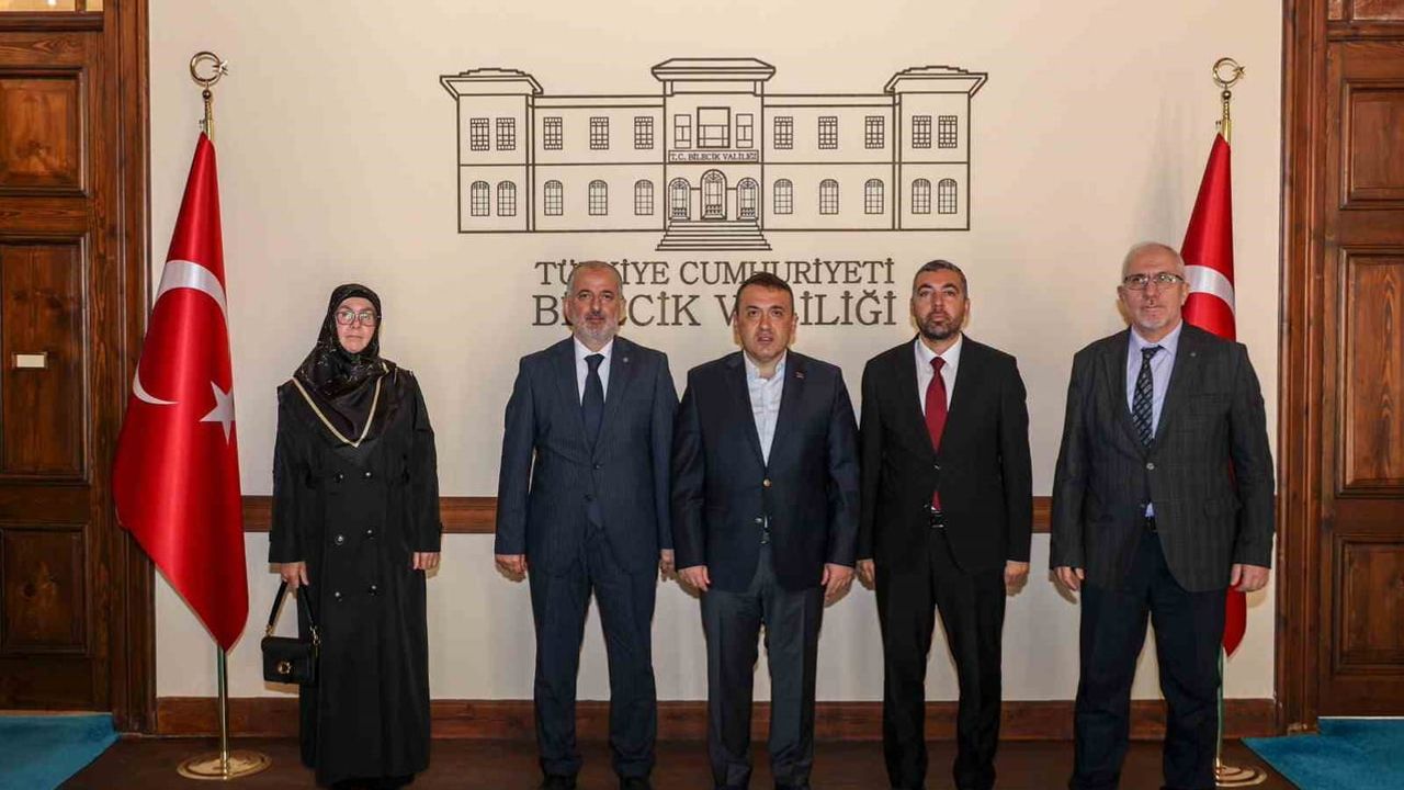 Bilecik'te cami hizmetleri gündemde: Faik Oktay Sözer din görevlileriyle görüştü