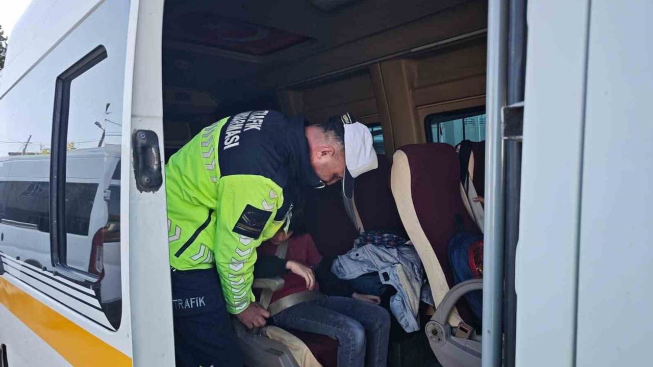 Bilecik'te eş zamanlı denetim: 356 araç kontrol edildi, 2 sürücüye ceza