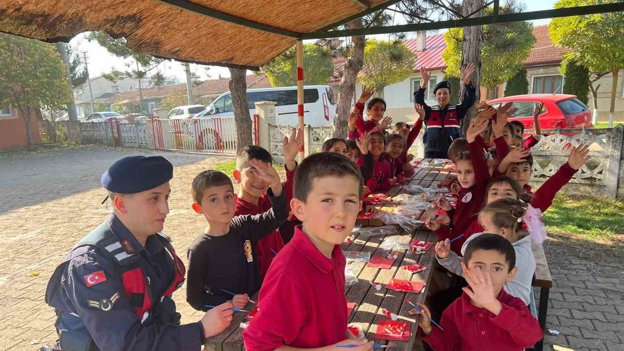 Bilecik’te jandarmanın öğrencilerle birlik ve vatan sevgisi buluşması