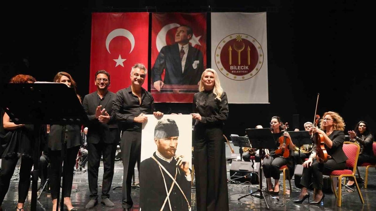 Bilecik'te müzikle yükselen cumhuriyet coşkusu