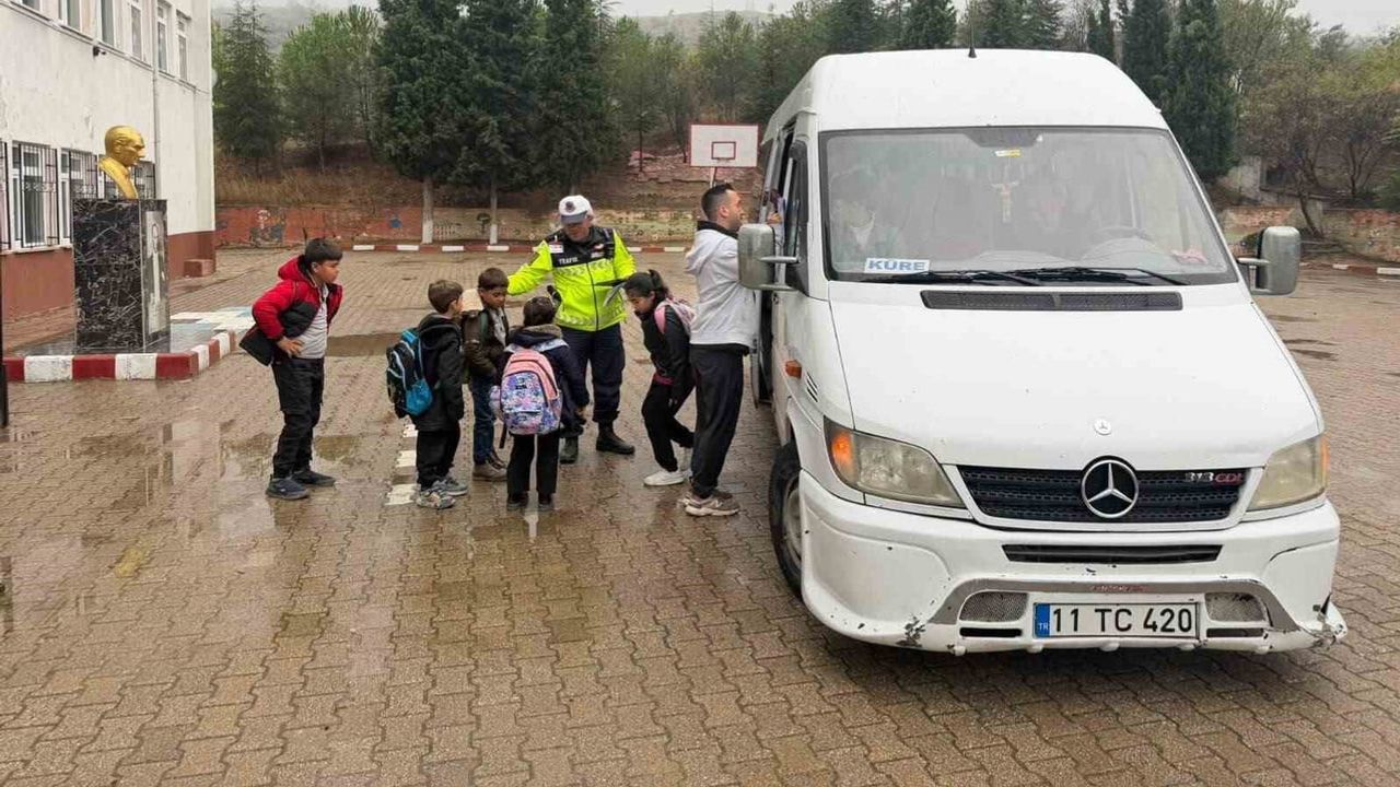 Bilecik'te okul çevrelerinde kapsamlı jandarma denetimi