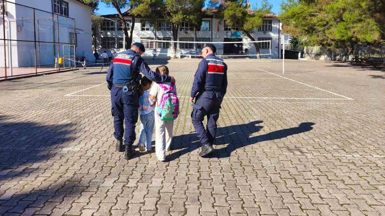 Bilecik’te okul çevresi denetimleri jandarma tarafından sürdürüldü
