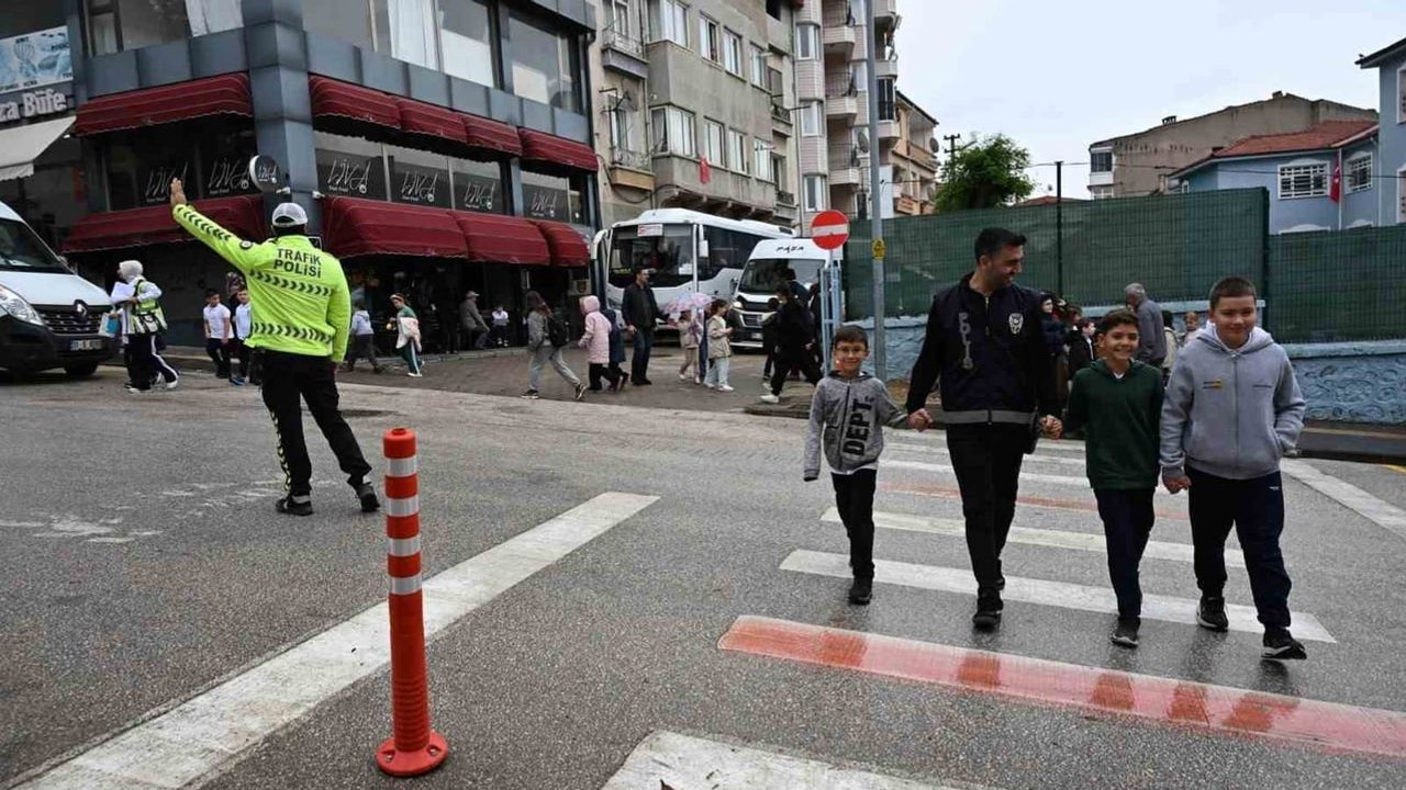 Bilecik'te okulların çevresi gün boyu gözetim altında