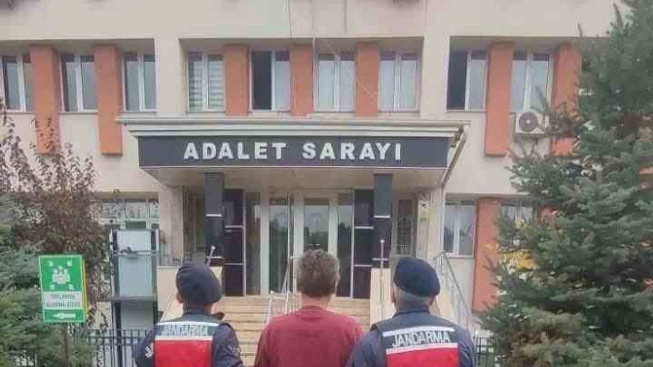 Bilecik'te resmî belge sahteciliğinden aranan kişi tutuklandı