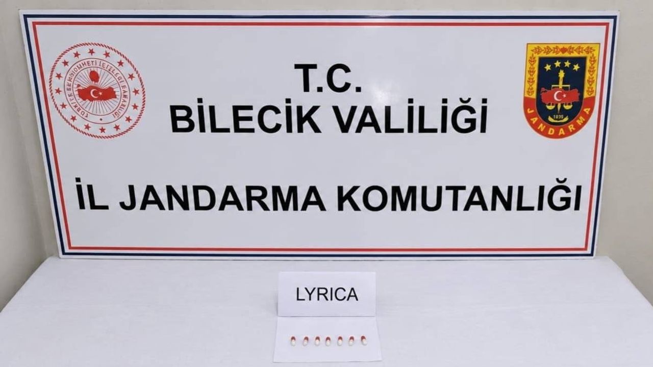Bilecik’te yol kontrolünde bir şahsın üzerinde 7 uyuşturucu hap bulundu