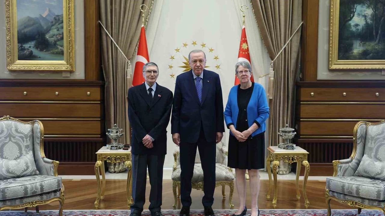 Bilimin sesi: Aziz Sancar ve eşi cumhurbaşkanlığı'nda kabul edildi