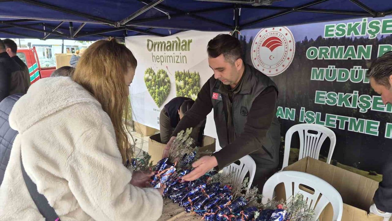 Bin 103 lavanta fidanı ile cumhuriyet coşkusu meydanda