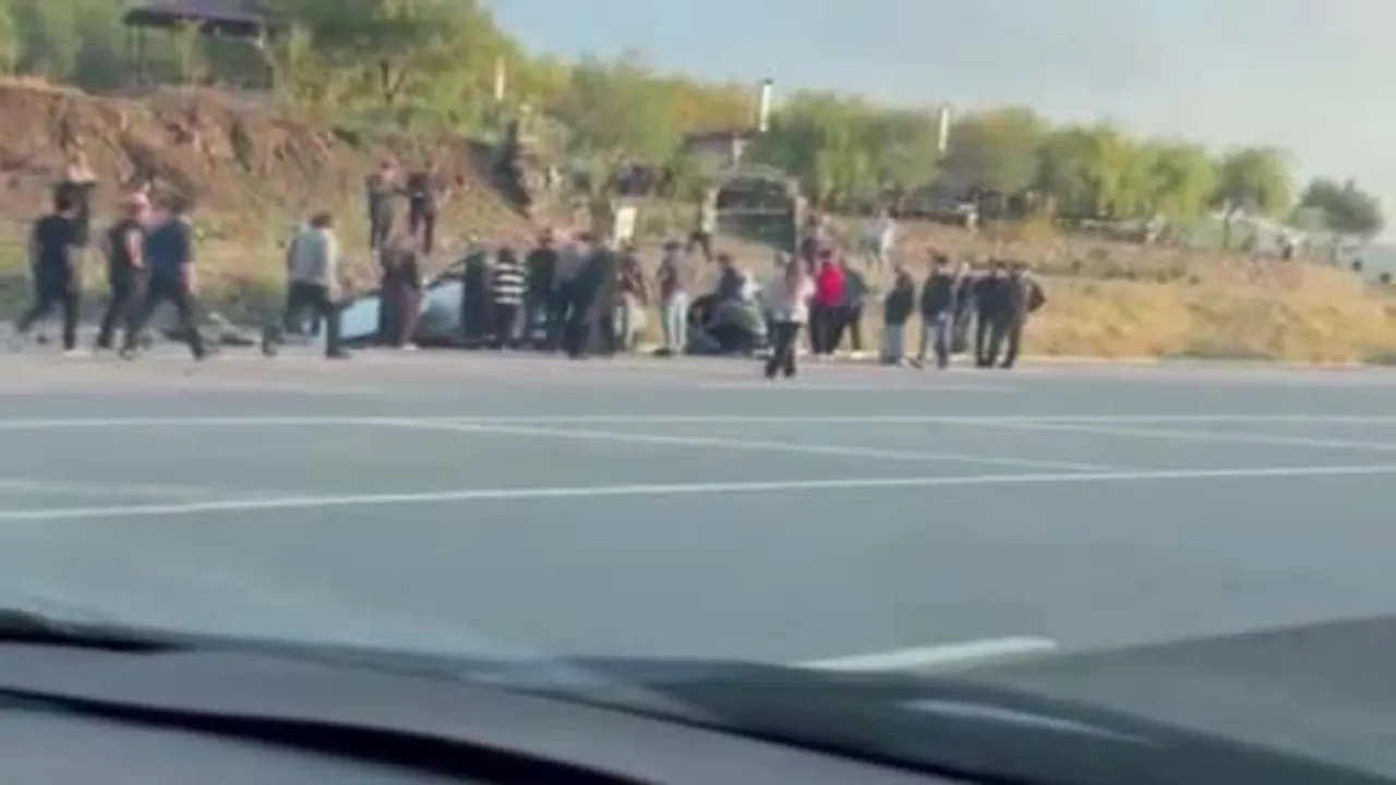 Bingöl'de Ilıcalar mevkiinde kontrol kaybı sonucu 1’i ağır 3 kişi yaralandı